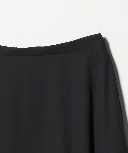 UNITED ARROWS（ユナイテッドアローズ）の「イレギュラー ヘム フレア スカート（スカート・レディース・オリーブ/ブラック/ダークブラウン・38/36）」の9枚目の写真