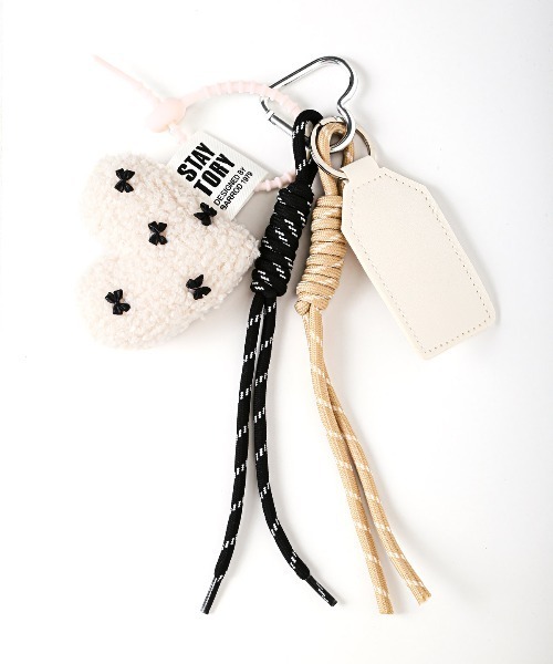 crossi(クロッシー)の「ボアハートロープストラップチャーム ハート バッグチャーム ファー(チャーム・レディース・ブラウン/ベージュ/ブラック・FREE)」の1枚目の写真