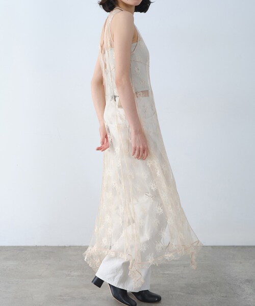 CODE A（コードエー）の「sensual lace flow dress（ワンピース・レディース・オフホワイト/サンドベージュ・00）」の13枚目の写真