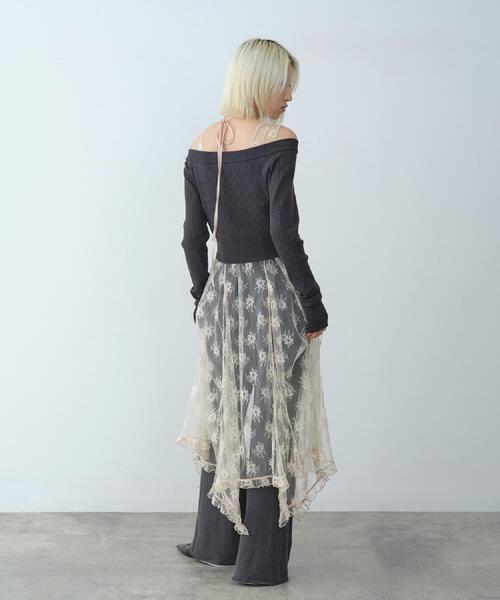 CODE A（コードエー）の「sensual lace flow dress（ワンピース・レディース・オフホワイト/サンドベージュ・00）」の3枚目の写真
