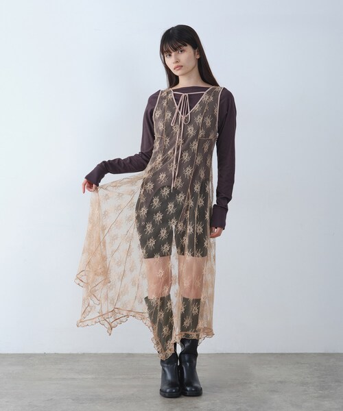 CODE A（コードエー）の「sensual lace flow dress（ワンピース・レディース・オフホワイト/サンドベージュ・00）」の7枚目の写真