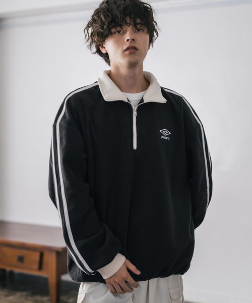 UMBRO(アンブロ)の「UMBRO 別注コラボオーバーサイズワンポイントロゴ刺繍サイドラインハーフジップフリース(スウェット・メンズ・ネイビー/オフホワイト/ブラック・M/L/XL)」の11枚目の写真