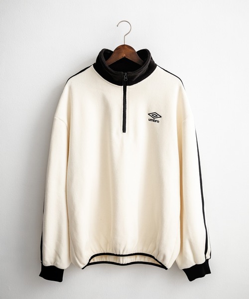 UMBRO(アンブロ)の「UMBRO 別注コラボオーバーサイズワンポイントロゴ刺繍サイドラインハーフジップフリース(スウェット・メンズ・ネイビー/オフホワイト/ブラック・M/L/XL)」の17枚目の写真