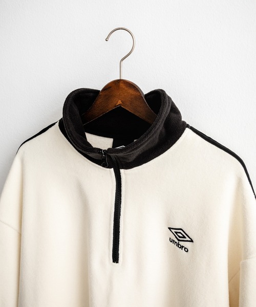 UMBRO(アンブロ)の「UMBRO 別注コラボオーバーサイズワンポイントロゴ刺繍サイドラインハーフジップフリース(スウェット・メンズ・ネイビー/オフホワイト/ブラック・M/L/XL)」の19枚目の写真
