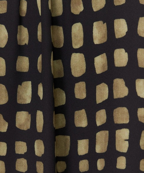 INED(イネド)の「デフォルメチェックプリントブラウス【セットアップ対応】(シャツ/ブラウス・レディース・ブラック・7号/9号)」の10枚目の写真