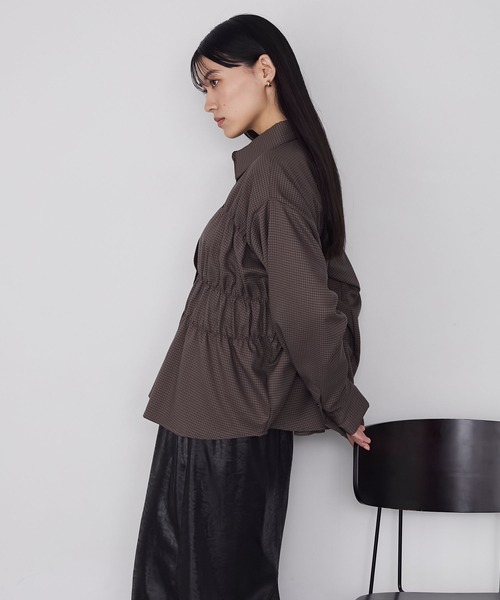 forksy.(フォルクシー)の「【forksy.】シャーリングビスチェ風デザイン長袖シャツ(シャツ/ブラウス・レディース・ネイビー/ピンク/ブラウン系・FREE)」の7枚目の写真