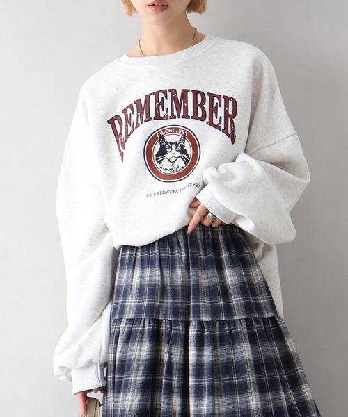 SpRay(スプレイ)の「ネコカレッジスウェット(スウェット・レディース・オートミール/グレー/チャコールグレー/ブラック・FREE)」の4枚目の写真