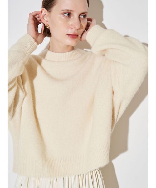 ELENDEEK（エレンディーク）の「フォックスウールアシンメトリーニット（ニット/セーター・レディース・ブラック/パープル/イエロー/アイボリー/モカ・FREE）」の13枚目の写真