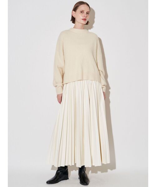 ELENDEEK（エレンディーク）の「フォックスウールアシンメトリーニット（ニット/セーター・レディース・ブラック/パープル/イエロー/アイボリー/モカ・FREE）」の11枚目の写真