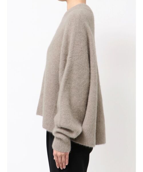 ELENDEEK（エレンディーク）の「フォックスウールアシンメトリーニット（ニット/セーター・レディース・ブラック/パープル/イエロー/アイボリー/モカ・FREE）」の6枚目の写真