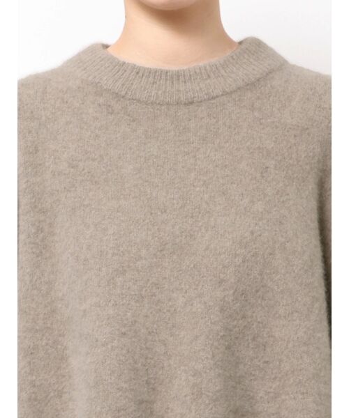 ELENDEEK（エレンディーク）の「フォックスウールアシンメトリーニット（ニット/セーター・レディース・ブラック/パープル/イエロー/アイボリー/モカ・FREE）」の15枚目の写真