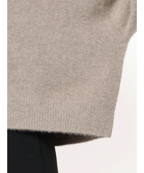 ELENDEEK（エレンディーク）の「フォックスウールアシンメトリーニット（ニット/セーター・レディース・ブラック/パープル/イエロー/アイボリー/モカ・FREE）」の17枚目の写真