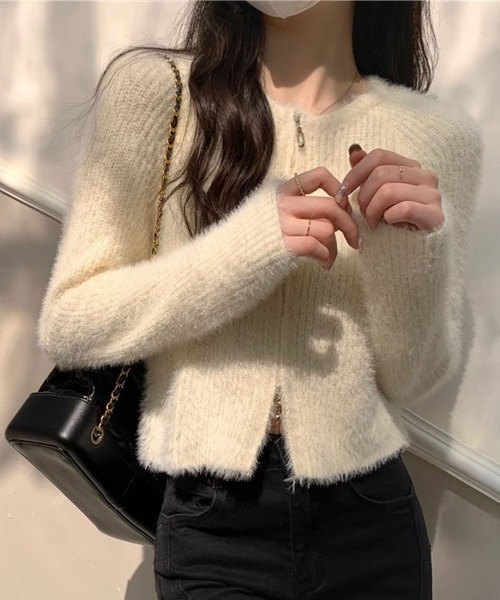 maison de LATIR(メゾンドラティール)の「着るだけで可愛いさUPジップアップシャギーニット(ニット/セーター・レディース・ホワイト/ブラック/カーキ・FREE)」の19枚目の写真