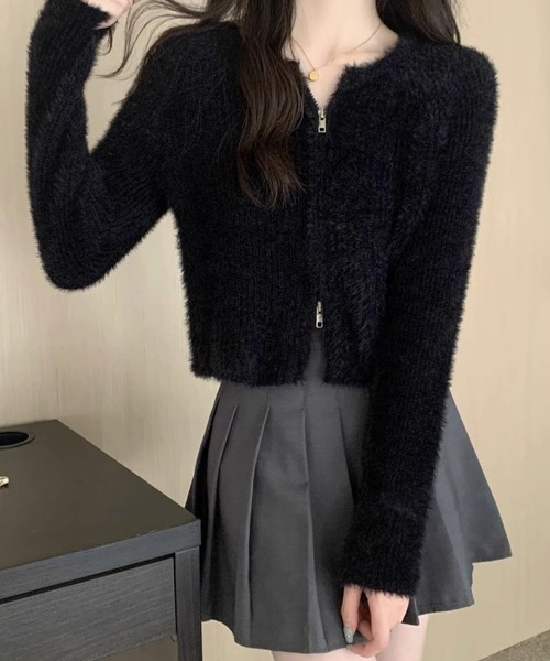 maison de LATIR(メゾンドラティール)の「着るだけで可愛いさUPジップアップシャギーニット(ニット/セーター・レディース・ホワイト/ブラック/カーキ・FREE)」の11枚目の写真