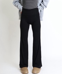 スタイルアップセミフレアパンツ