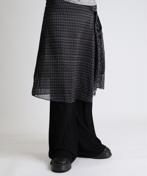 Vini（ヴィニ）の「スタイルアップセミフレアパンツ（その他パンツ・レディース・ブラック/グレー・MEDIUM/LARGE/SMALL）」の3枚目の写真