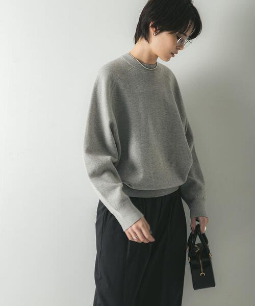 URBAN RESEARCH（アーバンリサーチ）の「コットンカシミヤスウェットニット（ニット/セーター・レディース・ブラック/オフホワイト/グレー・FREE）」の18枚目の写真