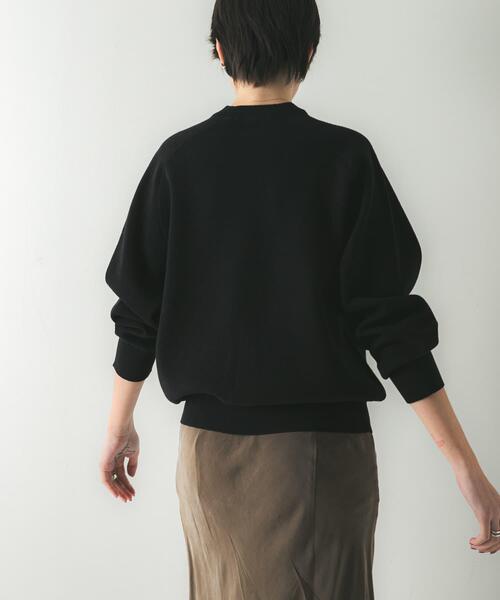 URBAN RESEARCH（アーバンリサーチ）の「コットンカシミヤスウェットニット（ニット/セーター・レディース・ブラック/オフホワイト/グレー・FREE）」の7枚目の写真