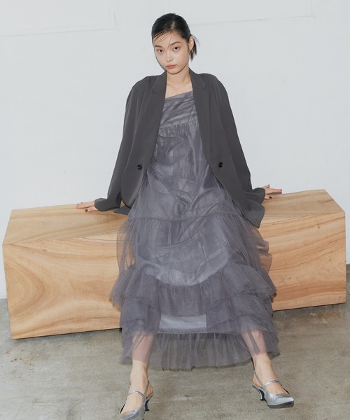 ANDRESD(アンドレスド)の「【2点セットアイテム】ボリュームチュールジャケットセットドレス / volume tulle jacket set dress(ドレス・レディース・ブラック/チャコール/ベージュ・S/M/L)」の7枚目の写真