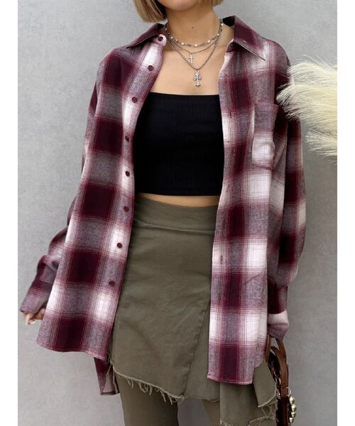 EVRIS（エヴリス）の「オンブレチェックSUNNYオーバーサイズシャツ（シャツ/ブラウス・レディース・ブラック/レッド・FREE）」の2枚目の写真