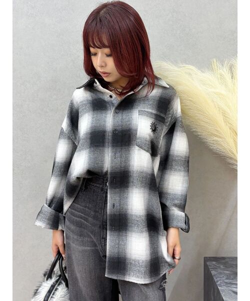 EVRIS（エヴリス）の「オンブレチェックSUNNYオーバーサイズシャツ（シャツ/ブラウス・レディース・ブラック/レッド・FREE）」の7枚目の写真