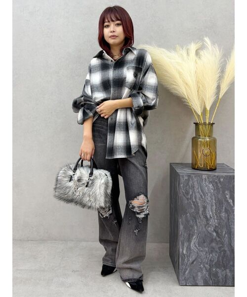 EVRIS（エヴリス）の「オンブレチェックSUNNYオーバーサイズシャツ（シャツ/ブラウス・レディース・ブラック/レッド・FREE）」の8枚目の写真