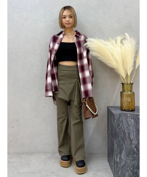 EVRIS（エヴリス）の「オンブレチェックSUNNYオーバーサイズシャツ（シャツ/ブラウス・レディース・ブラック/レッド・FREE）」の17枚目の写真