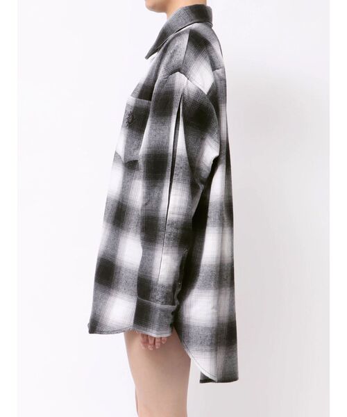 EVRIS（エヴリス）の「オンブレチェックSUNNYオーバーサイズシャツ（シャツ/ブラウス・レディース・ブラック/レッド・FREE）」の20枚目の写真