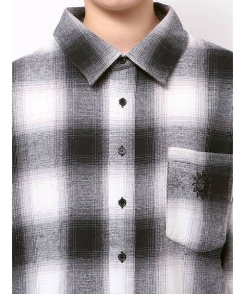 EVRIS（エヴリス）の「オンブレチェックSUNNYオーバーサイズシャツ（シャツ/ブラウス・レディース・ブラック/レッド・FREE）」の22枚目の写真