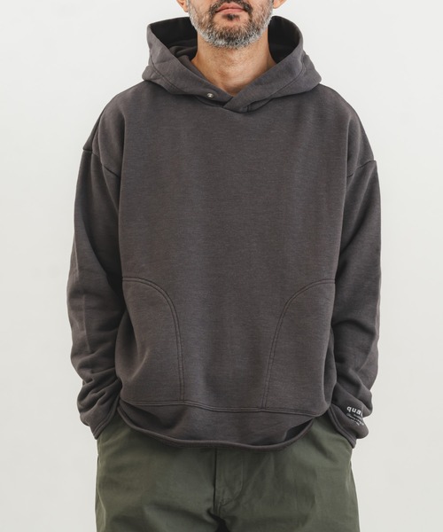 quadro(クオドロ)の「コーデュラヘビー裏毛プルパーカー(Tシャツ/カットソー・メンズ・ライトカーキ/チャコール/ベージュ/オートミール・MEDIUM/LARGE)」の2枚目の写真