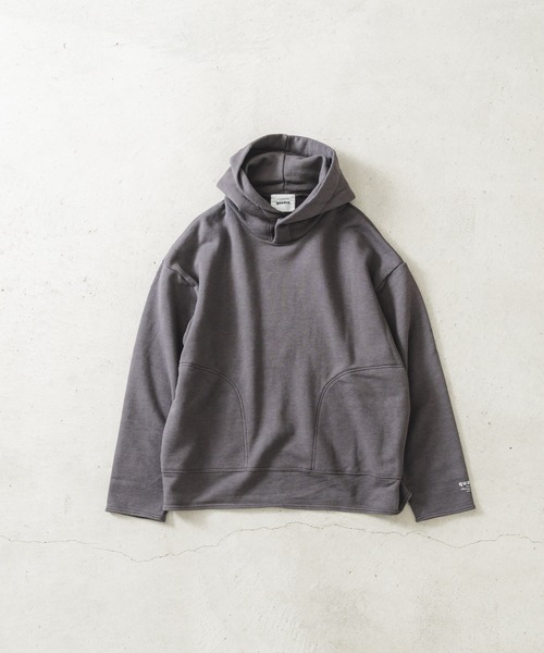 quadro(クオドロ)の「コーデュラヘビー裏毛プルパーカー(Tシャツ/カットソー・メンズ・ライトカーキ/チャコール/ベージュ/オートミール・MEDIUM/LARGE)」の6枚目の写真