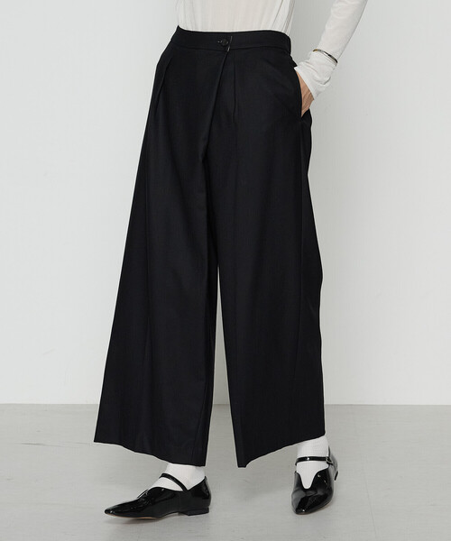 K.T KIYOKO TAKASE(キヨコタカセ)の「【セットアップ対応】ストレッチフラノ アシンメトリータックワイドパンツ(その他パンツ・レディース・トップグレー/ブラック/ベージュ系その他・9号)」の15枚目の写真