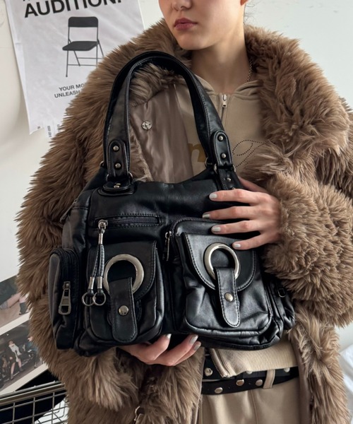 SHAGGIE（シャギー）の「アイレットショルダーバッグ（ショルダーバッグ・レディース・ブラック/ブラウン/レッド・FREE）」の20枚目の写真