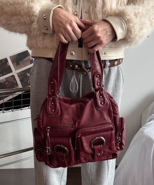 SHAGGIE（シャギー）の「アイレットショルダーバッグ（ショルダーバッグ・レディース・ブラック/ブラウン/レッド・FREE）」の7枚目の写真