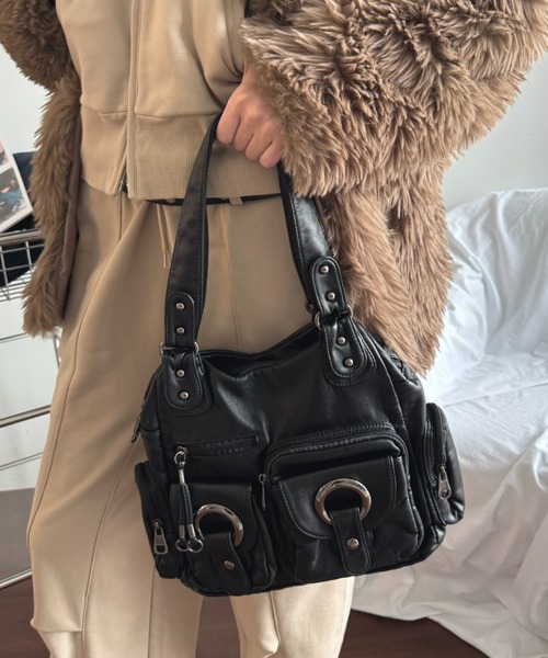 SHAGGIE（シャギー）の「アイレットショルダーバッグ（ショルダーバッグ・レディース・ブラック/ブラウン/レッド・FREE）」の21枚目の写真