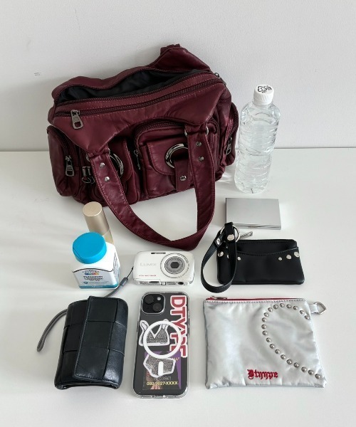 SHAGGIE（シャギー）の「アイレットショルダーバッグ（ショルダーバッグ・レディース・ブラック/ブラウン/レッド・FREE）」の11枚目の写真