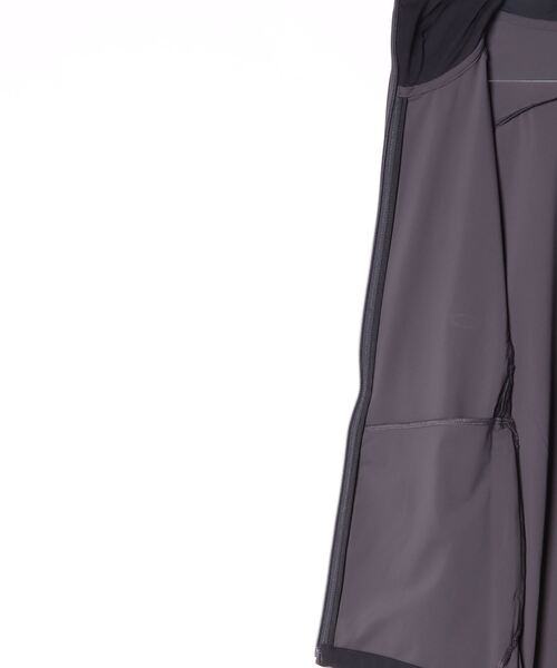 OAKLEY（オークリー）の「オークリー ENHANCE FUSION FLEX JACKET 2.0/ジャケット/アウター/吸汗速乾/接触冷感/MENS/メンズ/スポーツ・トレーニング/OAKLEY（その他アウター・メンズ・ライトグレー系/ブラック・L/S/XL/M/XS）」の21枚目の写真