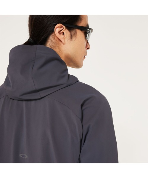 OAKLEY（オークリー）の「オークリー ENHANCE FUSION FLEX JACKET 2.0/ジャケット/アウター/吸汗速乾/接触冷感/MENS/メンズ/スポーツ・トレーニング/OAKLEY（その他アウター・メンズ・ライトグレー系/ブラック・L/S/XL/M/XS）」の8枚目の写真