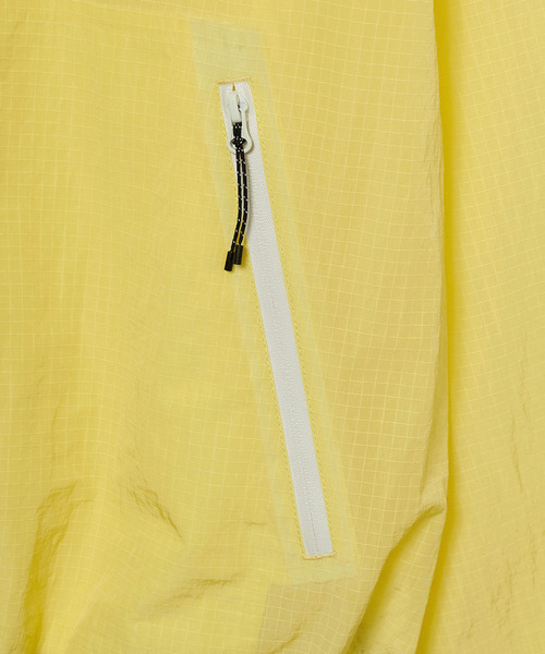LeSportsac(レスポートサック)の「リップストップナイロンミドルブルゾン(その他アウター・レディース・ホワイト/ネイビー/イエロー・SMALL/MEDIUM)」の20枚目の写真