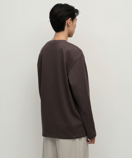 MUSINSA STANDARD（ムシンサスタンダード）の「[ヒートタンダード] クルーネック長袖Tシャツ [ダークブラウン]（Tシャツ/カットソー・メンズ・その他・X-LARGE/XX-LARGE/XXX-LARGE/SMALL/MEDIUM/LARGE）」の3枚目の写真