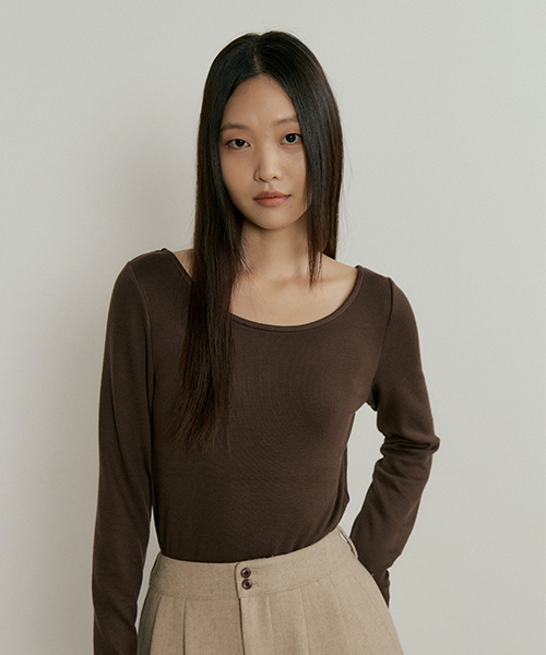 LINGSEOUL(リングソウル)の「essential boat neck top-brown(Tシャツ/カットソー・レディース・その他・FREE)」の3枚目の写真