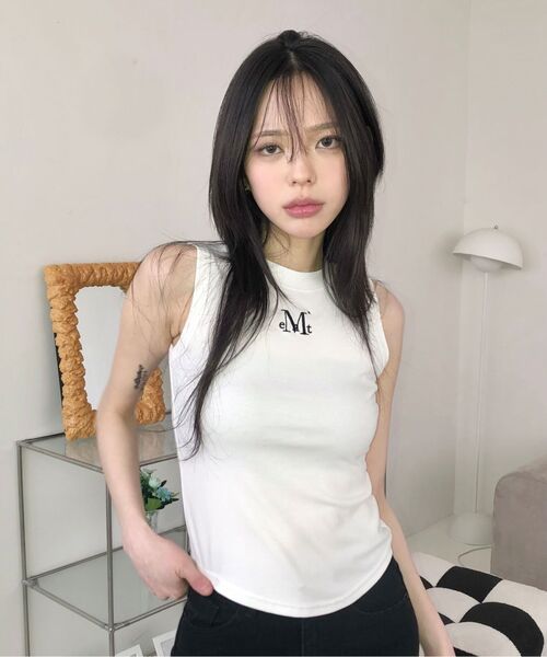 MUCENT(ムセント)の「ディアナラウンドネックスリーブレスナシ (3カラー)(Tシャツ/カットソー・レディース・チャコール/ホワイト/ブラック・FREE)」の16枚目の写真