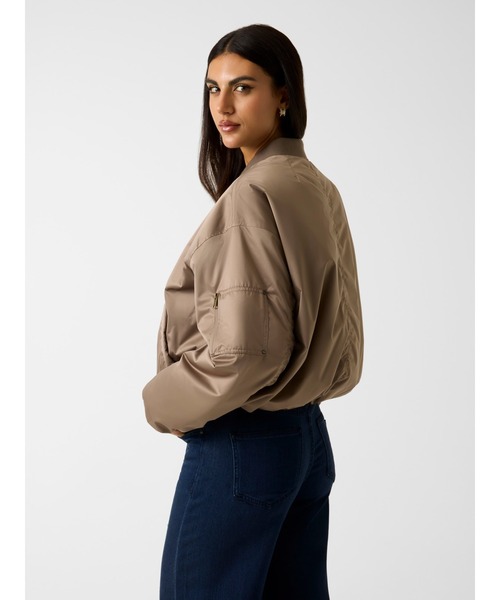 Guess(ゲス)の「LORRAINE Bomber ジャケット MA-1(MA-1・レディース・ブラウン・X-SMALL/SMALL/MEDIUM)」の6枚目の写真