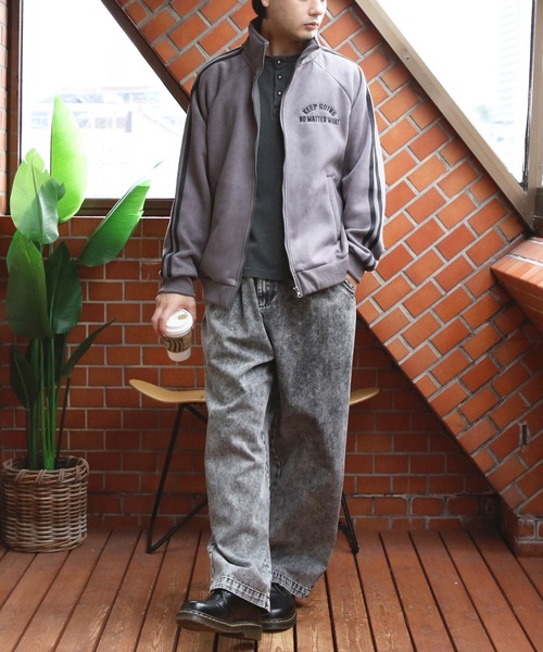 ８(eight)（エイト）の「裏ボア刺繍入りトラックジャケット（ブルゾン・メンズ・チャコール/アイボリー/サックスブルー・MEDIUM/LARGE）」の20枚目の写真