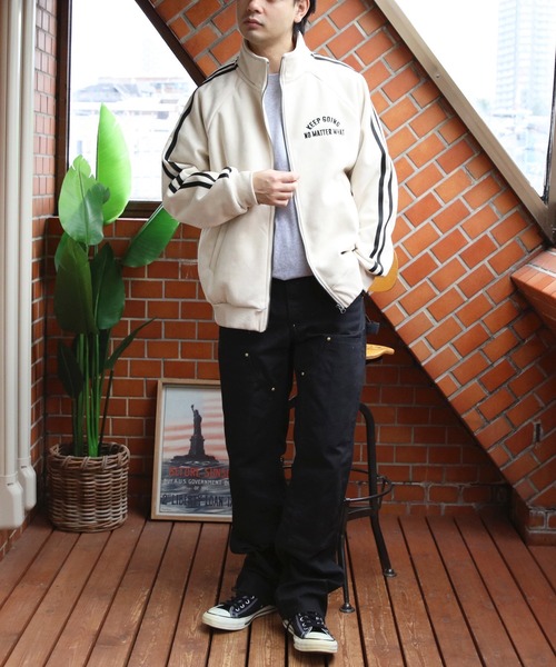 ８(eight)（エイト）の「裏ボア刺繍入りトラックジャケット（ブルゾン・メンズ・チャコール/アイボリー/サックスブルー・MEDIUM/LARGE）」の8枚目の写真