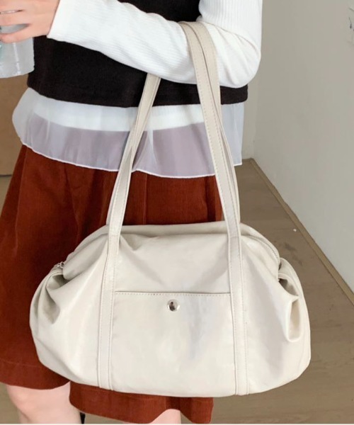 FINEnough（ファインナフ）の「合皮カレッジショルダーバッグ アウトポケット付き（ショルダーバッグ・レディース・ブラウン/キャメル/ブラック/アイボリー・FREE）」の20枚目の写真