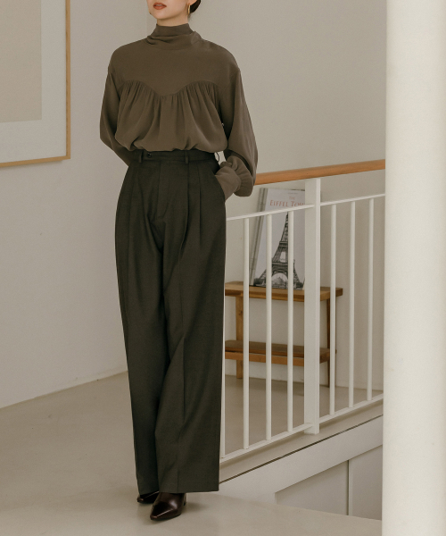MAYVERU（メイバーユー）の「Flat Pintuck Slacks _ Gray（スラックス・レディース・グレー・SMALL/MEDIUM）」の2枚目の写真
