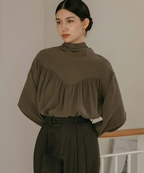 MAYVERU（メイバーユー）の「Flat Pintuck Slacks _ Gray（スラックス・レディース・グレー・SMALL/MEDIUM）」の3枚目の写真