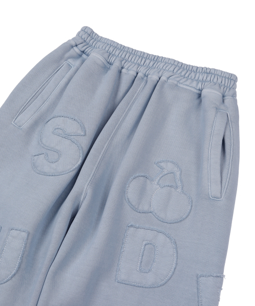 SUNDAY FRUIT MARKET(サンデーフルーツマーケット)の「SUNDAY PATCH SWEATPANT SKYBLUE(スウェットパンツ・メンズ・その他・SMALL/MEDIUM/LARGE)」の3枚目の写真