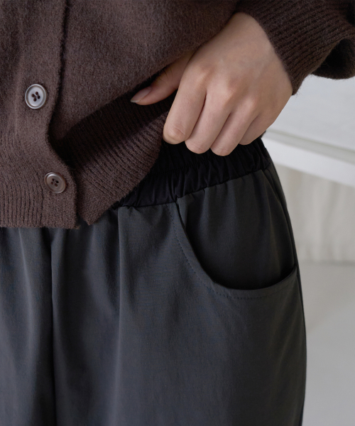 JULIAPEPE(ジュリアペペ)の「Hidden Soft Almond Fit Pants (Charcoal)(その他パンツ・レディース・その他・F)」の3枚目の写真
